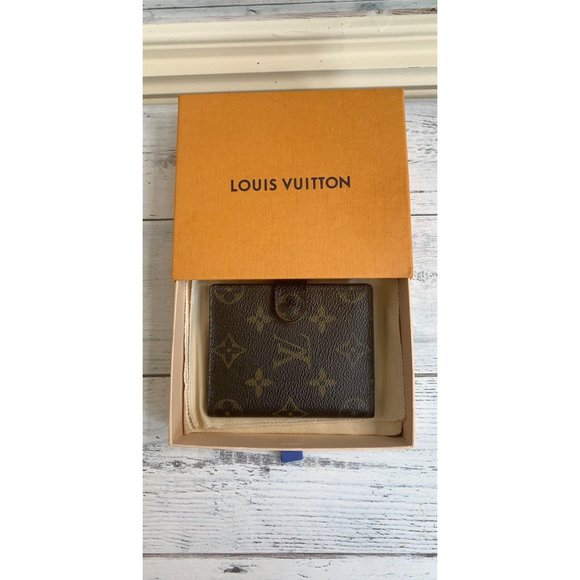 🛑SOLD🛑Authentic Louis Vuitton Monogram Card - Picture 11 of 12